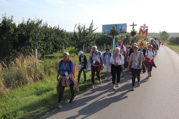 Fotorelacja z pielgrzymki - Dzień 4 - Kolumna stalowowolska