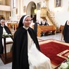 Śluby zakonne u sióstr dominikanek.