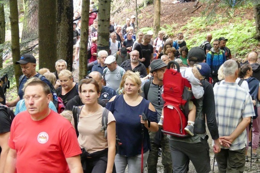 W "bukowej bazylice" na Trzonce - odpust ku czci Matki Bożej Śnieżnej 2022