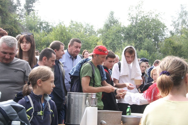 Ołtarz na Błyszczu połączył oazowiczów, górali, ludzi z całej Polski... niebo z ziemią