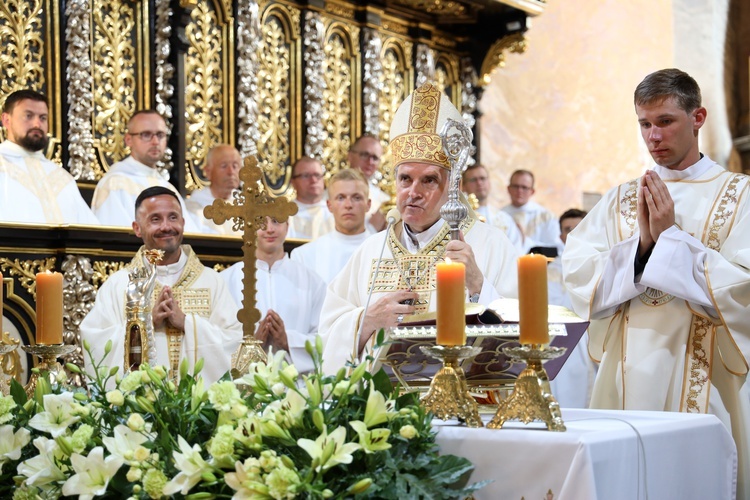 Biskup u pątników ze Stalowej Woli