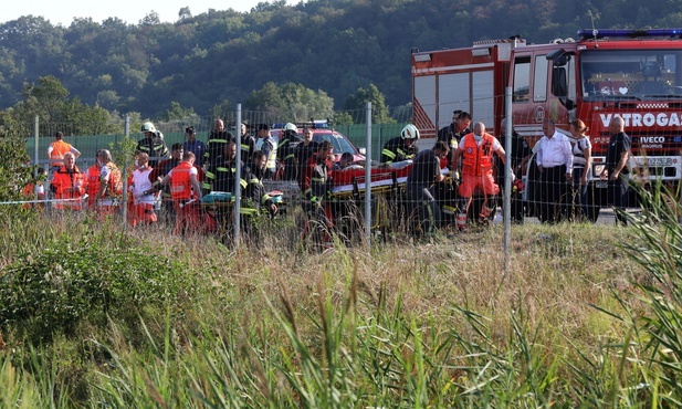 Rzecznik MZ: w środę samolotem wojskowym przetransportowanych będzie 13 rannych w wypadku w Chorawacji