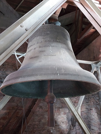 	Betglocke wraz z trzema pozostałymi dzwonami zawieszony był na drewnianej dzwonnicy, która pełniła funkcję pudła rezonansowego. Ich współbrzmienie było oceniane jako najpiękniejsze w mieście.
