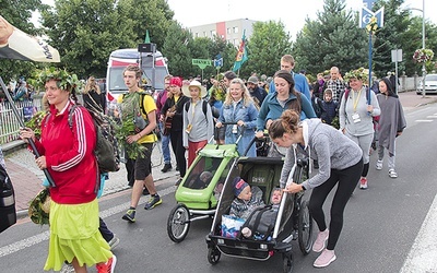 ▼	Do Częstochowy dotarło blisko 800 diecezjan.