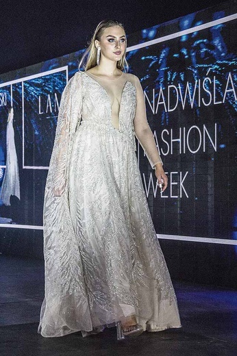 Nad Jeziorem Tarnobrzeskim swoje pomysły zaprezentowało 13 projektantek i projektantów.