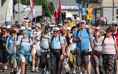 ▲	Uczestnicy 41. Pieszej Pielgrzymki Diecezji Płockiej na Jasną Górę byli serdecznie przyjmowali przez mieszkańców Gostynina.