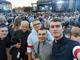 ▲	Podczas koncertu z rektorem ks. Markiem Adamczykiem.