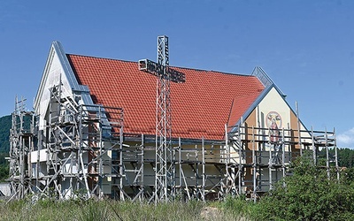 Wciąż trwają prace budowlane kościoła na Konradowie.