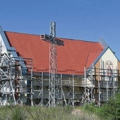 Wciąż trwają prace budowlane kościoła na Konradowie.
