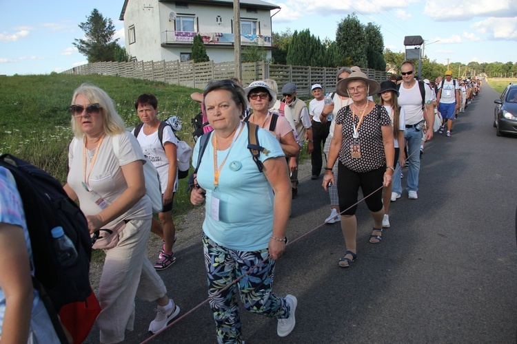 Fotorelacja z pielgrzymki - dzień 7. - kolumna stalowowolska