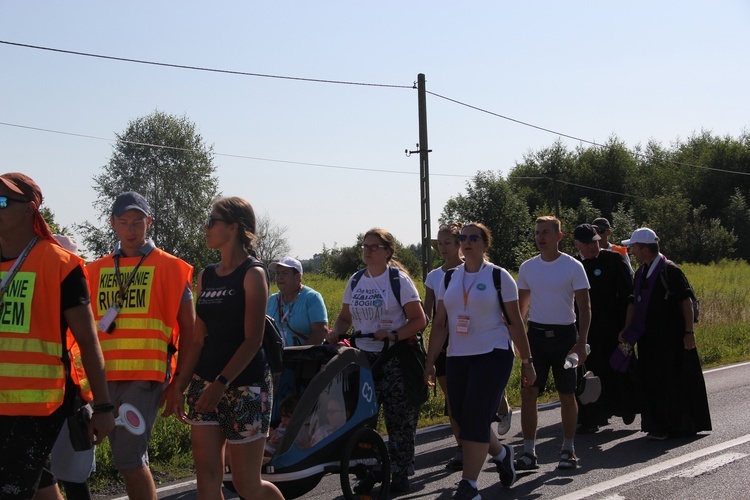 Fotorelacja z pielgrzymki - dzień 7. - kolumna stalowowolska