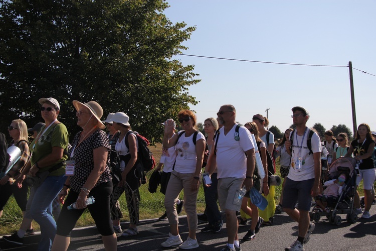 Fotorelacja z pielgrzymki - dzień 7. - kolumna stalowowolska