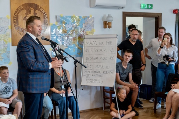 Minister edukacji odwiedził polonijny obóz w Kazimierzu Dolnym. 