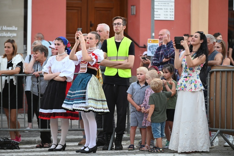 Inauguracja XXX Międzynarodowego Festiwalu Folkloru w Strzegomiu