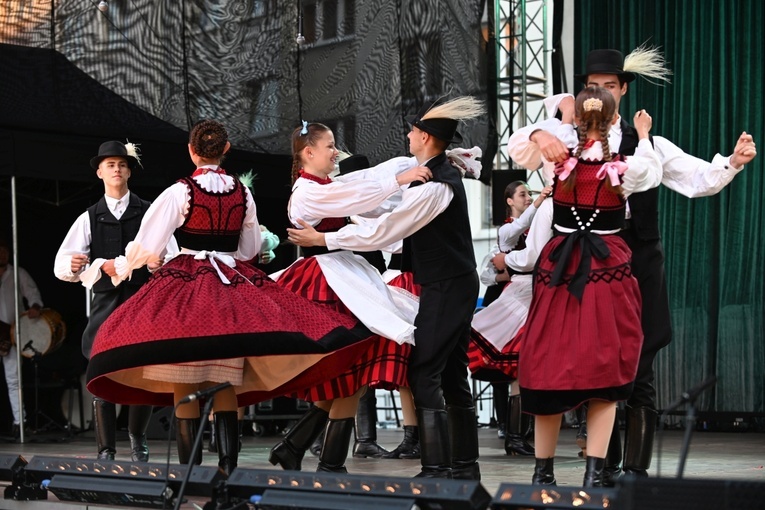 Inauguracja XXX Międzynarodowego Festiwalu Folkloru w Strzegomiu