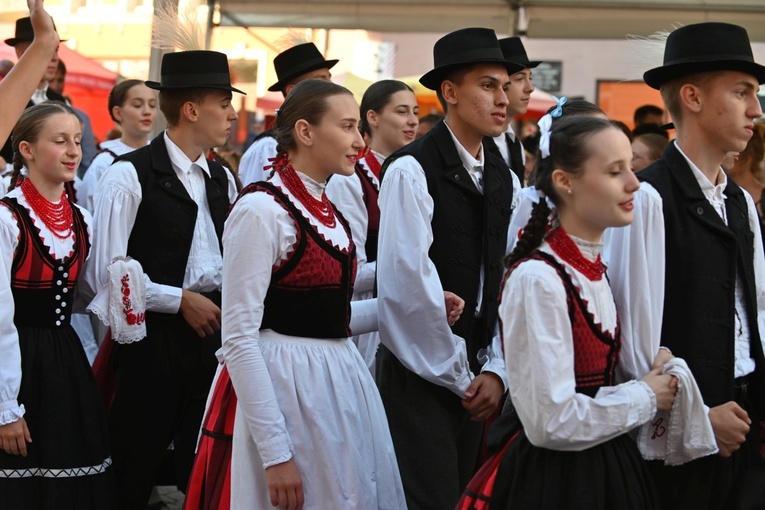 Inauguracja XXX Międzynarodowego Festiwalu Folkloru w Strzegomiu