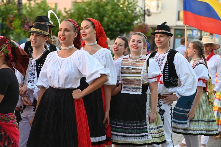 Inauguracja XXX Międzynarodowego Festiwalu Folkloru w Strzegomiu