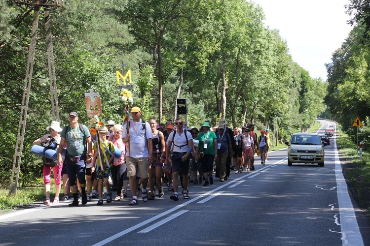 Fotorelacja z pielgrzymki - dzień 8. - kolumna stalowowolska