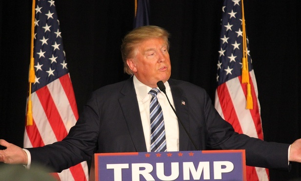 "Washington Post": agenci FBI szukali u Trumpa m.in. dokumentów związanych z bronią jądrową