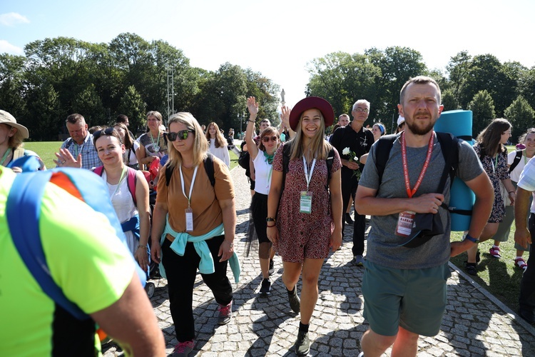 Pielgrzymi u tronu Królowej Polski