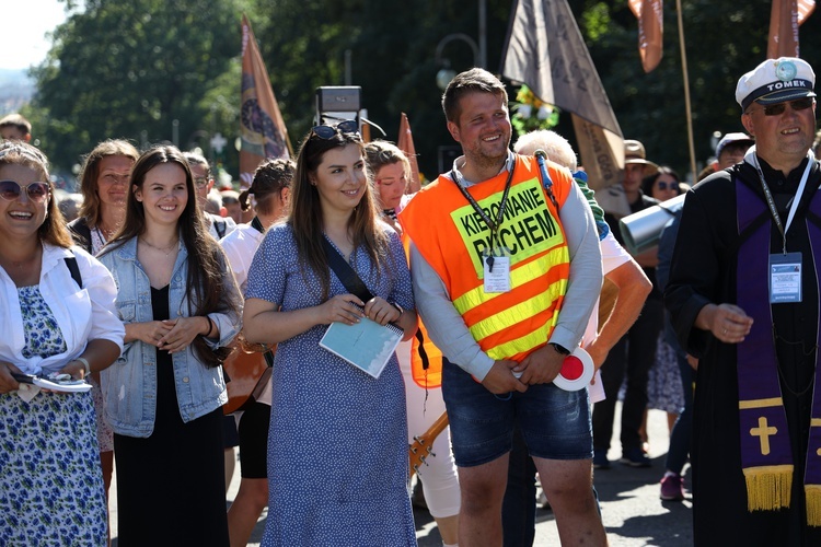 Pielgrzymi u tronu Królowej Polski