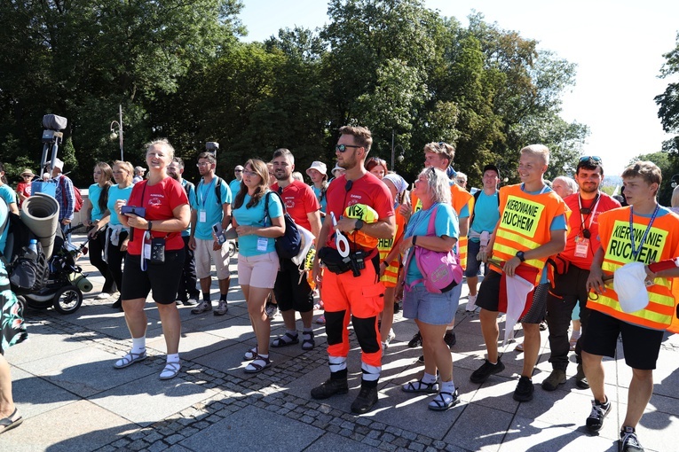 Pielgrzymi u tronu Królowej Polski