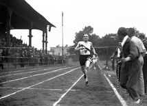 Janusz Kusociński 25 razy pobijał rekordy Polski w biegu na różnych dystansach.