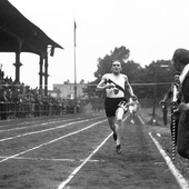 Janusz Kusociński 25 razy pobijał rekordy Polski w biegu na różnych dystansach.