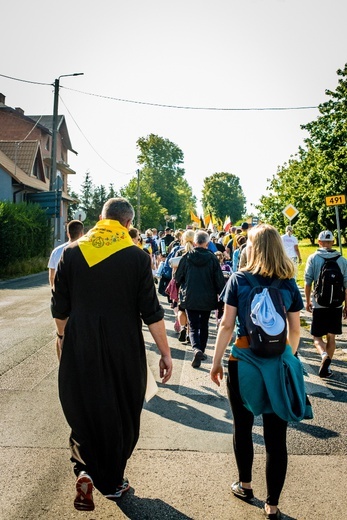 Jasna Góra już niedaleko - ostatni dzień pielgrzymowania