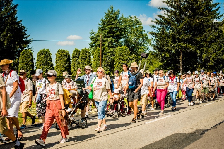 Jasna Góra już niedaleko - ostatni dzień pielgrzymowania