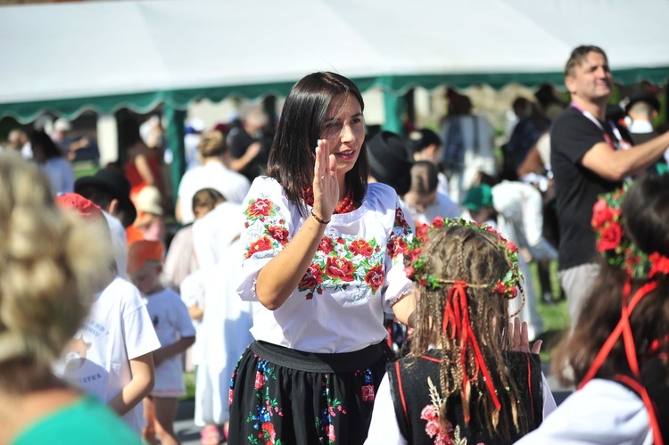 Zaprosili dzieci na śniadanie do bazyliki