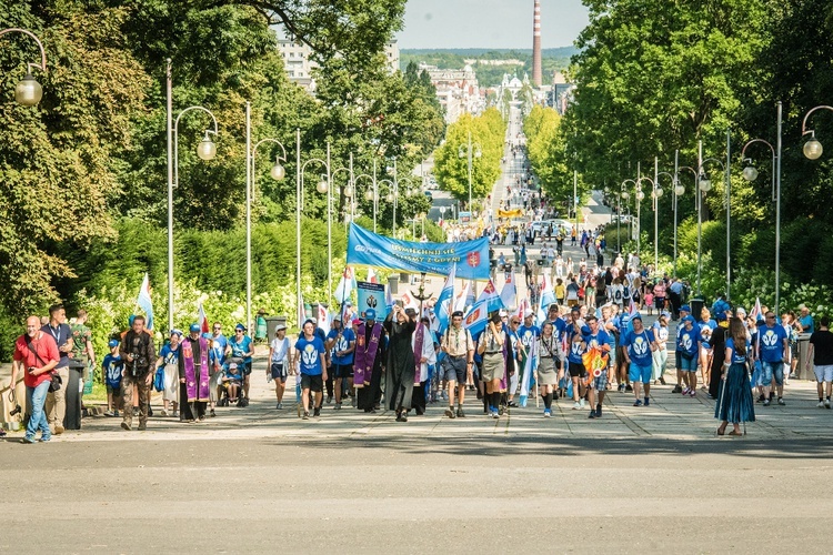 Z pokłonem u Maryi