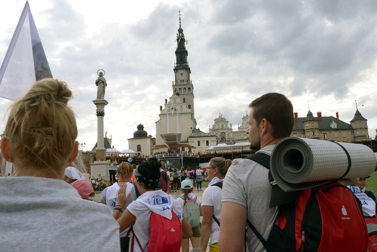 Wejście przed jasnogórski Szczyt rozpocznie się około 14.30.