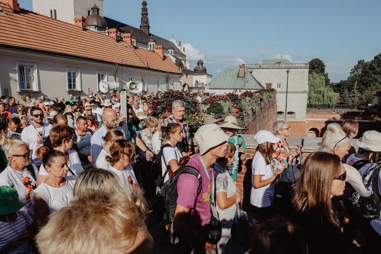 Zielonogórscy pątnicy u Pani Jasnogórskiej