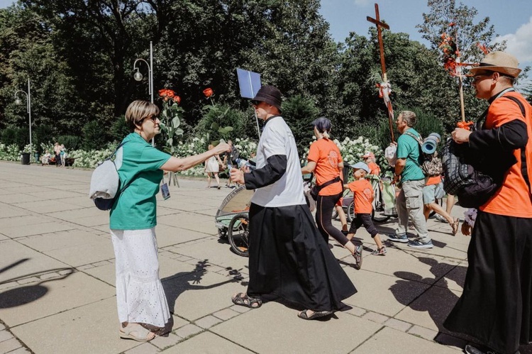 Zielonogórscy pątnicy u Pani Jasnogórskiej