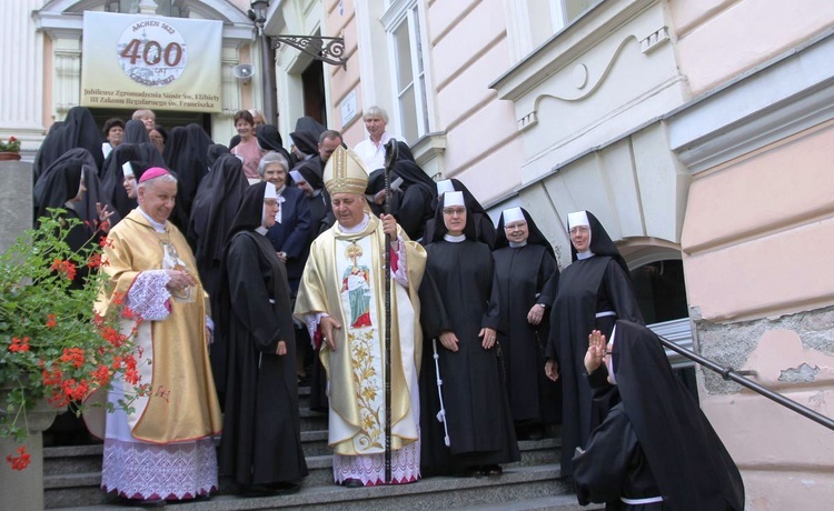 Jubileusz 400-lecia sióstr elżbietanek cieszyńskich z nuncjuszem i biskupami - 2022