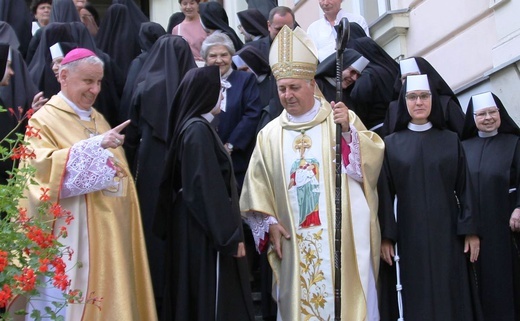 Jubileusz 400-lecia sióstr elżbietanek cieszyńskich z nuncjuszem i biskupami - 2022