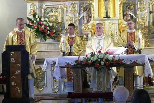 Jubileusz 400-lecia sióstr elżbietanek cieszyńskich z nuncjuszem i biskupami - 2022