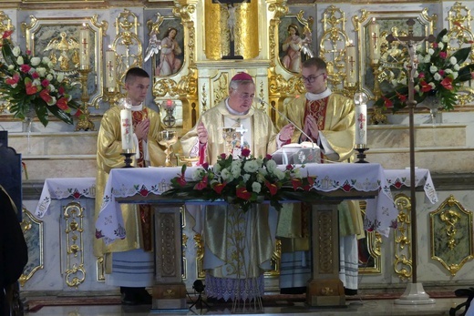 Jubileusz 400-lecia sióstr elżbietanek cieszyńskich z nuncjuszem i biskupami - 2022