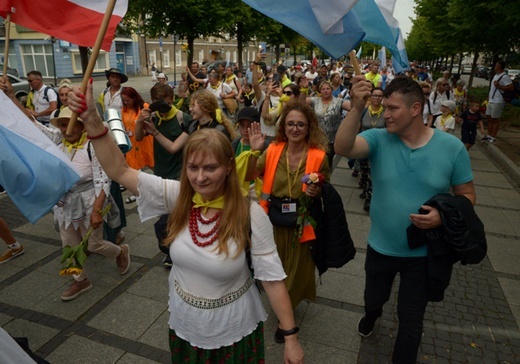 Pielgrzymka z diecezji radomskiej weszła na Jasną Górę