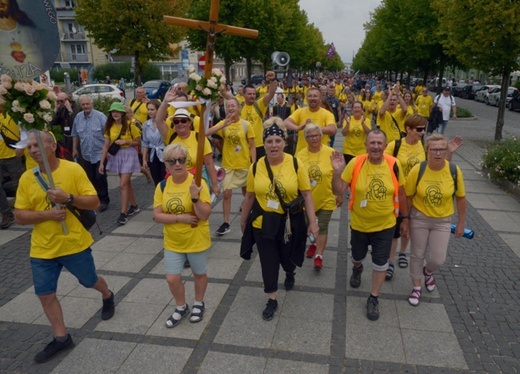 Pielgrzymka z diecezji radomskiej weszła na Jasną Górę