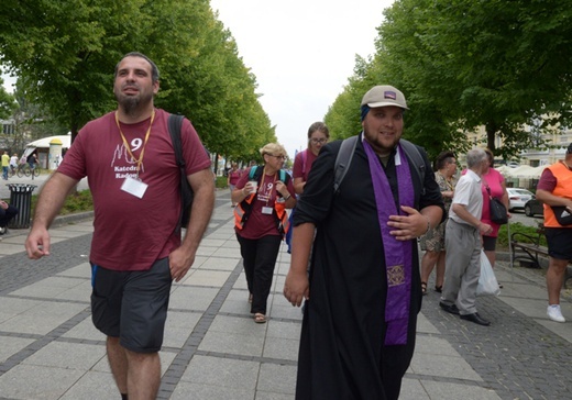 Pielgrzymka z diecezji radomskiej weszła na Jasną Górę