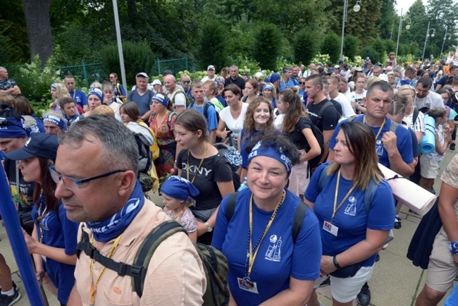 Pielgrzymka z diecezji radomskiej weszła na Jasną Górę