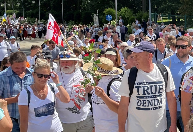 Powitanie 31. Pielgrzymki Diecezji Bielsko-Żywieckiej na Jasną Górę - grup z Wilamowic - 2022