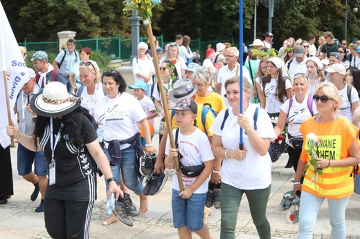 Powitanie 31. Pielgrzymki Diecezji Bielsko-Żywieckiej na Jasną Górę - grup z Wilamowic - 2022