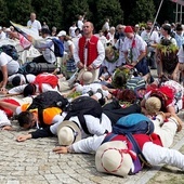 To pierwszy pokłon u stóp Jasnogórskiej Pani.