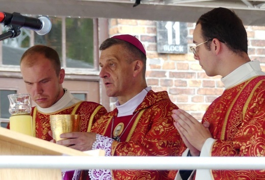 81. rocznica śmierci św. Maksymiliana w Oświęcimiu - pielgrzymka i Msza św. przy Bloku Śmierci