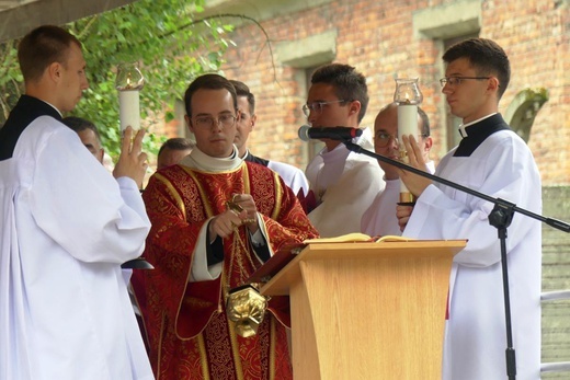 81. rocznica śmierci św. Maksymiliana w Oświęcimiu - pielgrzymka i Msza św. przy Bloku Śmierci
