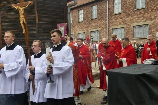 81. rocznica śmierci św. Maksymiliana w Oświęcimiu - pielgrzymka i Msza św. przy Bloku Śmierci