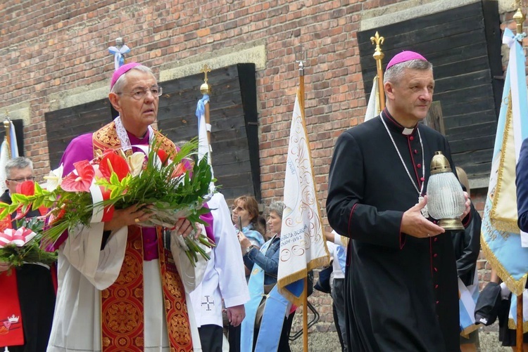 81. rocznica śmierci św. Maksymiliana w Oświęcimiu - pielgrzymka i Msza św. przy Bloku Śmierci